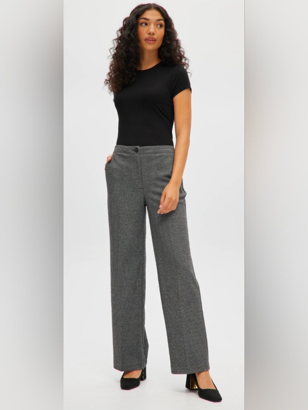 NWOT Ladies Straight Leg Pant